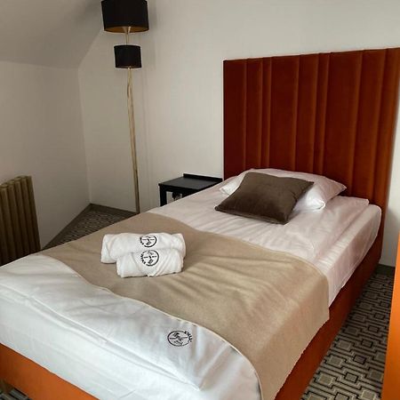 Kwarc Restauracja & Pokoje Hotelowe Susiec Ngoại thất bức ảnh