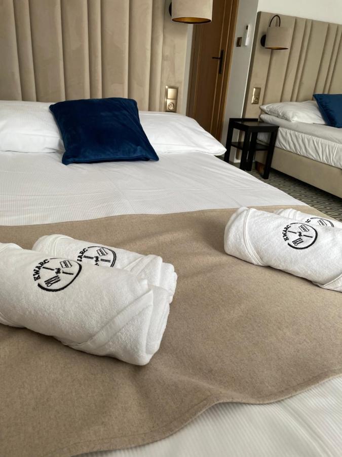Kwarc Restauracja & Pokoje Hotelowe Susiec Ngoại thất bức ảnh